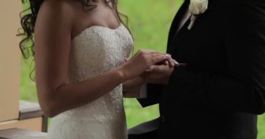 mutlu gelin ve damat elele