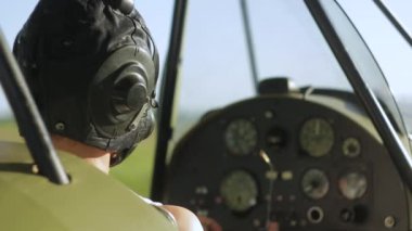 eski uçak, aracı paneli küçük çocuk