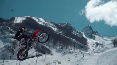 Sochi, Rusya - 30 Mart 2018: Ekstrem sporcu, Kış Soçi Festivali, Quicksilver Area, Toyota Şov, Boogel Woogel Fest