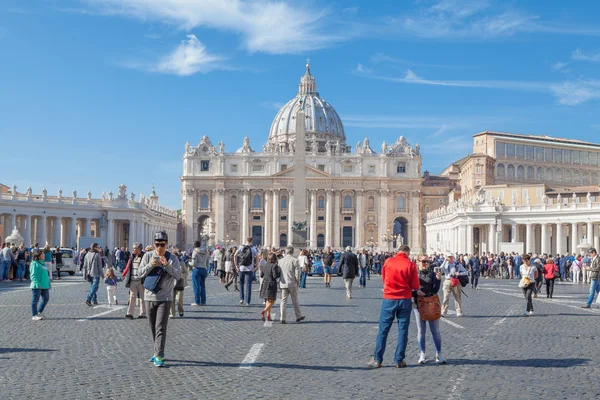 Papal Basilica of St. Peter — Stock Photo, Image