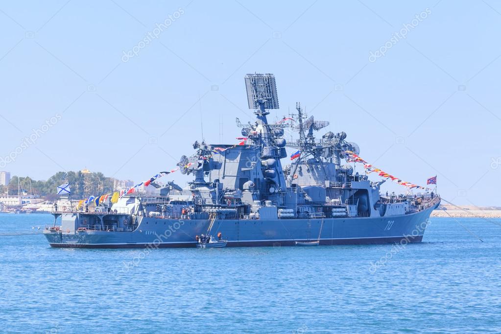 Мая 2014 Года Крейсер Черноморского Флота России Керчь Готовится.