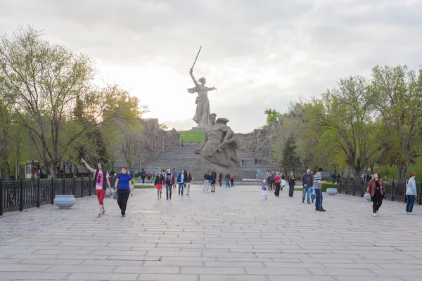 Turistlere Mamayev Kurgan