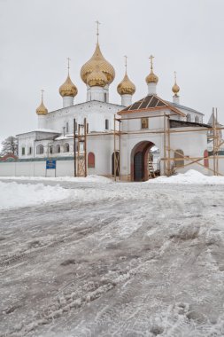 uglich manastırda diriliş