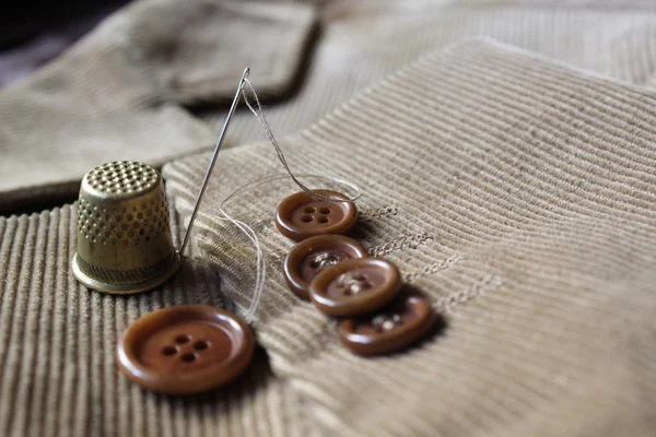 Botones en la chaqueta de terciopelo —  Fotos de Stock