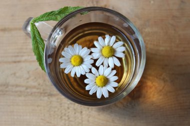 Bardak papatya çayı