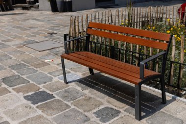 Parktaki ahşap banklar, yakın çekim. Yüksek kalite fotoğraf