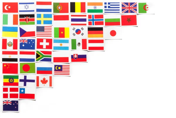 Drapeaux nationaux des différents pays du monde situés en diagonale à gauche . — Photo