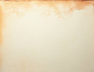 Kahve lekeli eski bej kağıt dokusu, buruşuk arka plan. Klasik kum grunge yüzey arkaplanı. Sanatsal parşömen kartonunun yapısı.