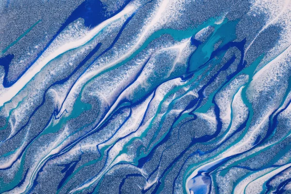 摘要流体艺术背景 深蓝色和白色 液体大理石 画布上有闪光线条和坡度的丙烯酸绘画 带有波浪图案的酒精油墨背景 — 图库照片