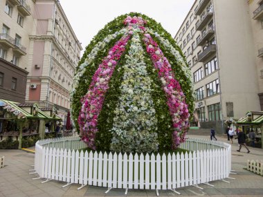 Moskova, Rusya - 28 Nisan 2016: Paskalya günü süslemeleri.