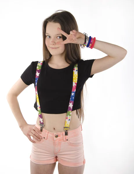 Beyaz zemin üzerine gözlük ile güzel duygusal kız