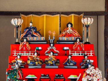 Hinamatsuri için geleneksel Japon Hina bebekleri