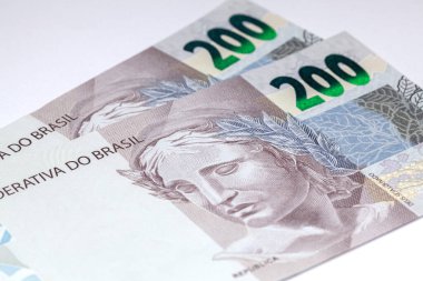 Yeni piyasaya sürülen 200 Reais Brezilya banknot para faturası. Detayları kapat.