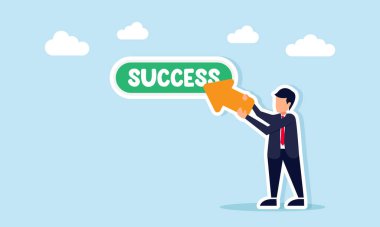 İş adamı, iş başarısı elde etmek için imleç ile başarı düğmesine tıklıyor