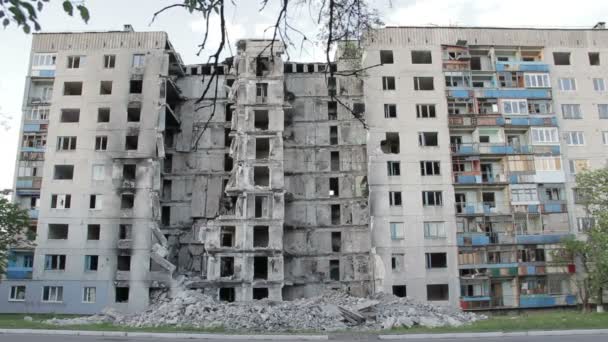 Guerra destruída casa na Ucrânia — Vídeo de Stock