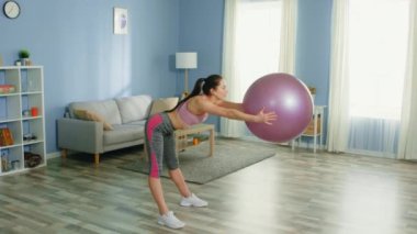 Pretty Woman Spor Topuyla Egzersiz Yapıyor