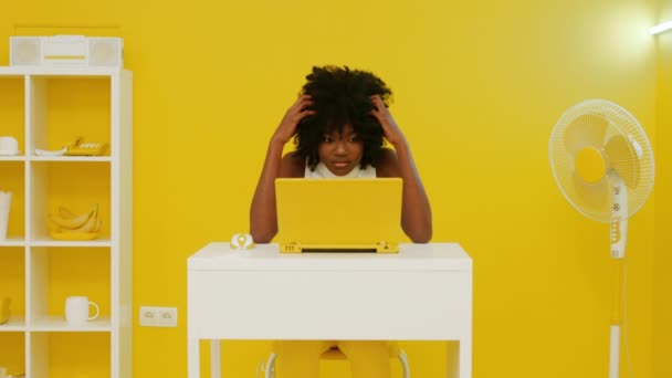 Stylish African Woman Is Using Laptop – Stock-video