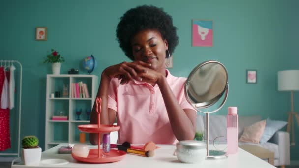 Portrait de jeune femme afro-américaine — Video