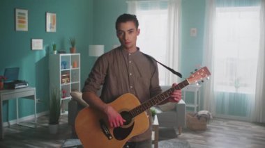 Genç Gitarist Portresi