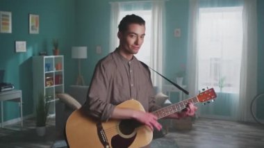 Genç Yetenekli Müzisyen Portresi