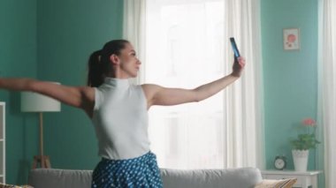 Genç Kadın Video Yayını