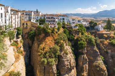 El Tajo Gorge Ronda, İspanya Malaga eyaleti içinde cliffside üzerinde binalar.
