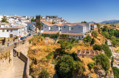 El Tajo Gorge Ronda, İspanya Malaga eyaleti içinde cliffside üzerinde binalar.