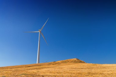 Ronda, Andalusia Eyaleti, İspanya yakınında bir yerde Rüzgar türbinleri.