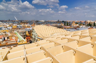 İspanya-Sevilla, 7 Eylül 2013: Sevilla Plaza Encarnacion Metropol Parasol bakış açısından Sevilla güneşli görünümü, Endülüs eyaleti, İspanya.