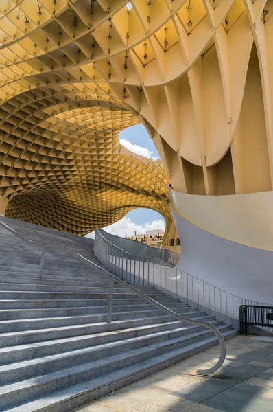 İspanya-Sevilla, 7 Eylül 2013: Sevilla Plaza Encarnacion Metropol Parasol güneşli görünümü, Endülüs eyaleti, İspanya.