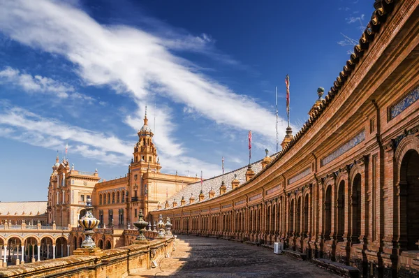 Sunny view of Plaza de Espana en Sevilla, Andalucía provincia, España . — Foto de Stock