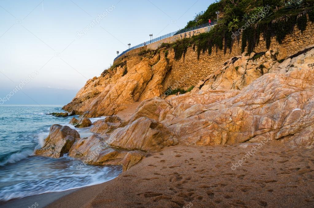 Lever Du Soleil Sur La Plage De Calella Près De Barcelone