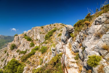 Güneşli manzarasını ilinin Calamorro dağ, Benalmadena, Andalusia, İspanya..
