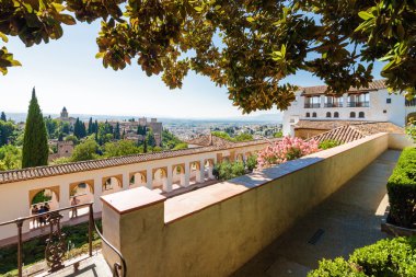 Güneşli görünümünden bakış Palacio de Generalife, Andalusia Eyaleti, İspanya Granada.