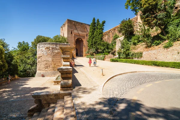 Bejárat a kert a Generalife, Granada Andalúzia tartományban, Spanyolország. — Stock Fotó