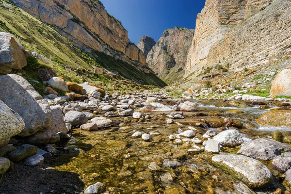 俄罗斯Kabardino Balkaria北高加索地区Eltyulbyu村附近美丽的山川美景 — 图库照片