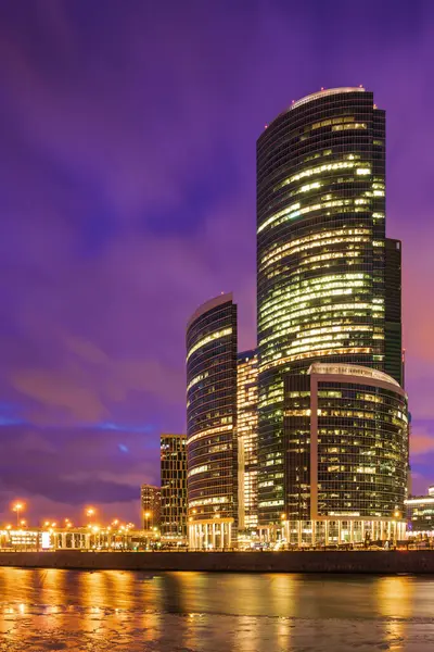 俄罗斯莫斯科市商业中心摩天大楼的日落 — 图库照片