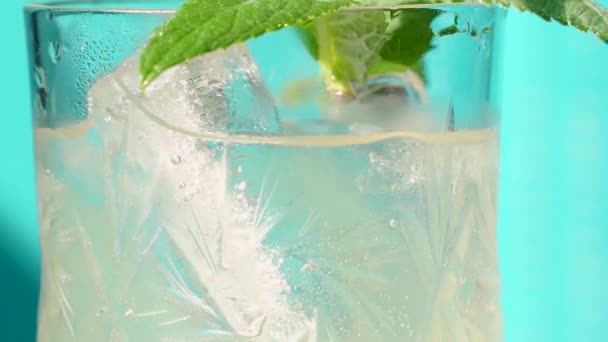 Rotating Cold Summer Cocktail Ice Soda Mint — Stock Video