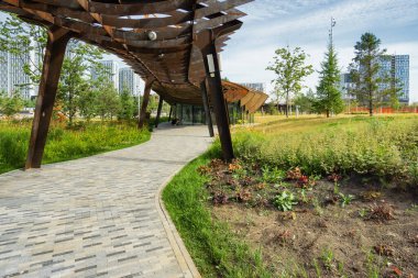 Mimarlık parkı Tufeleva Roscha, Moskova, Rusya.