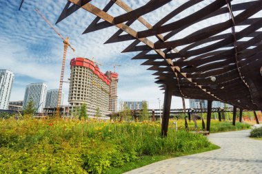 Mimarlık parkı Tufeleva Roscha, Moskova, Rusya.