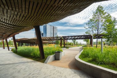 Mimarlık parkı Tufeleva Roscha, Moskova, Rusya.