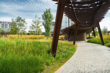 Mimarlık parkı Tufeleva Roscha, Moskova, Rusya.