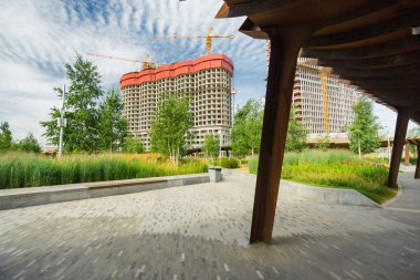 Mimarlık parkı Tufeleva Roscha, Moskova, Rusya.