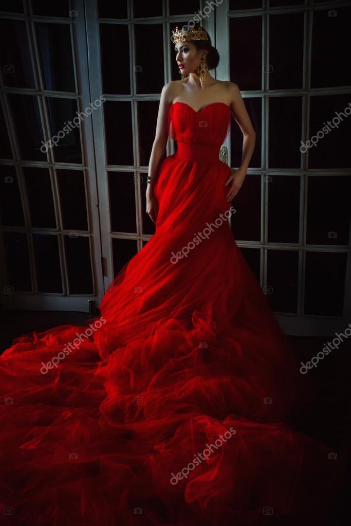 Risultato immagini per girl in long red dress