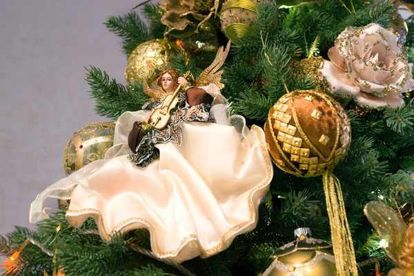 Yeni yıl dekorasyon Noel ağacı üzerinde