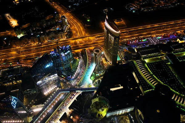 Pohled od Burj Khalifa v noční Dubaj, Spojené arabské emiráty — Stock fotografie