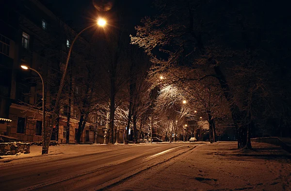 Besneeuwde straat — Stockfoto