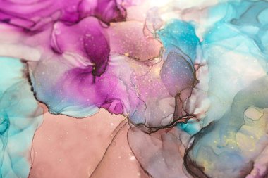 Şeffaf renk akıntıları, yılan gibi kıvrılan altın kıvrımları ve köpüklü renk spreyleri bu serbest akan dokuların mermerini şekillendirir. Mermer teknikleri, alkol mürekkebi, modern soyut tablolar. 