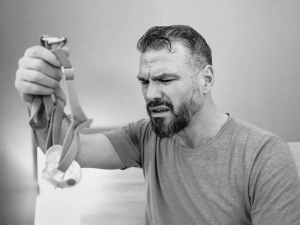 Unhappy Shocked Man Chronic Breathing Issues Surprised Using Cpap Machine — Stock Photo, Image