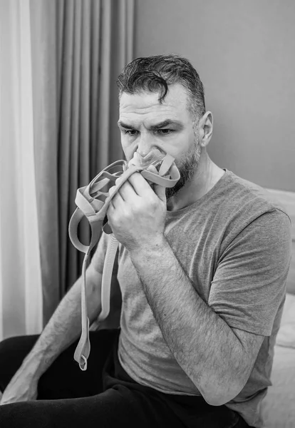 Unhappy Shocked Man Chronic Breathing Issues Surprised Using Cpap Machine — Stock Photo, Image